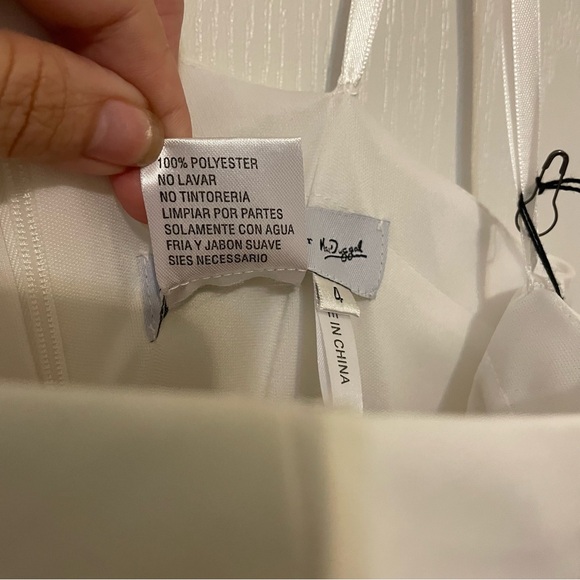 Mac Duggal White One-Shoulder Juliet Sleeve Asymmetric Neck Gown - Picture 8 of 8